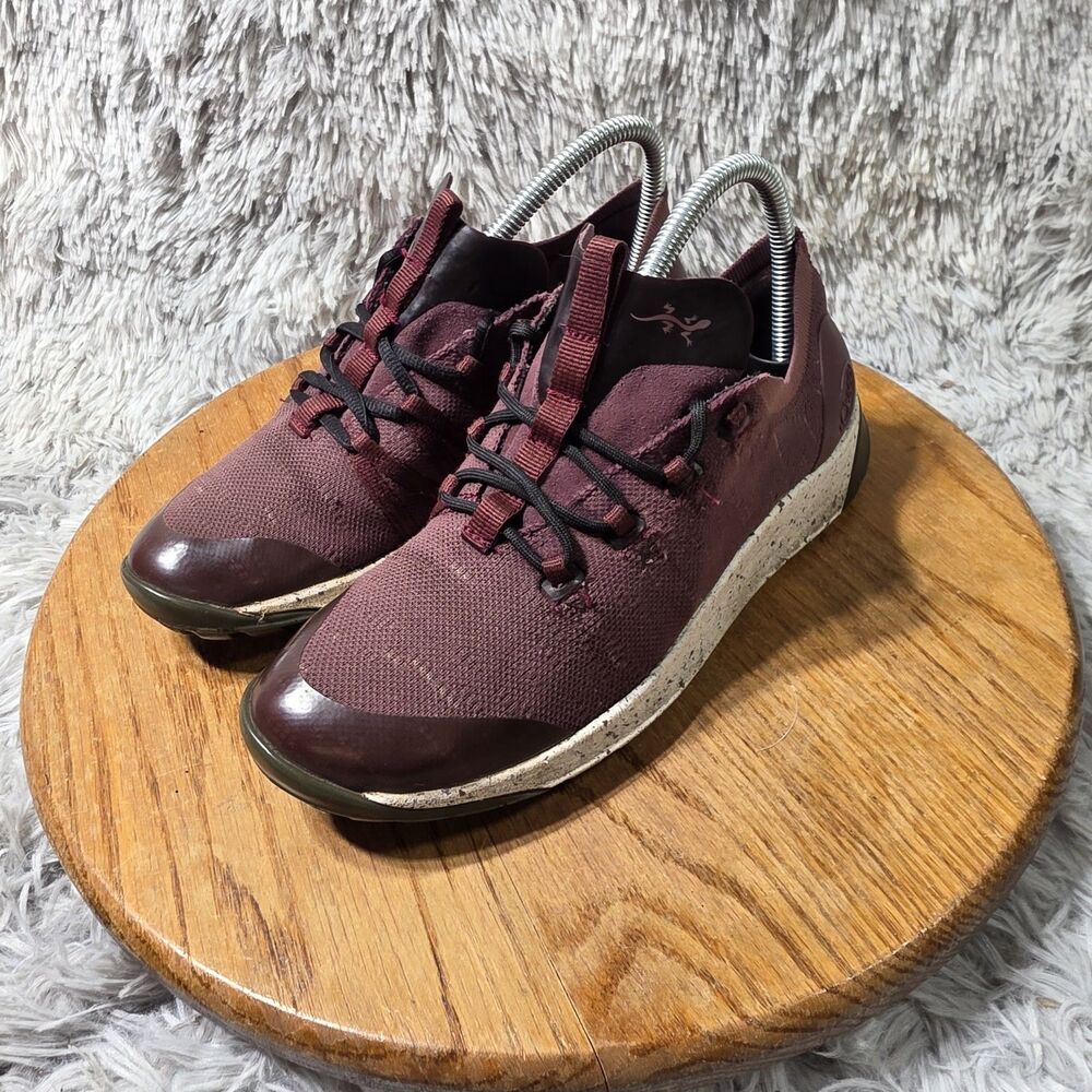 Chaco Scion Lightweight Sneakers Mahogany Women Sz 8 Knit Athletic Comfort Laces